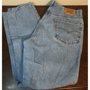 Nice Levis 550 Mens Jeans 42 x 32 Light Denim Blue Relaxed Fit Clean.
